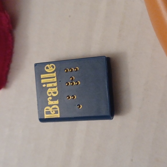 $4 Add-on Blonde Doll With 2 Dresses - Picture 7 of 8